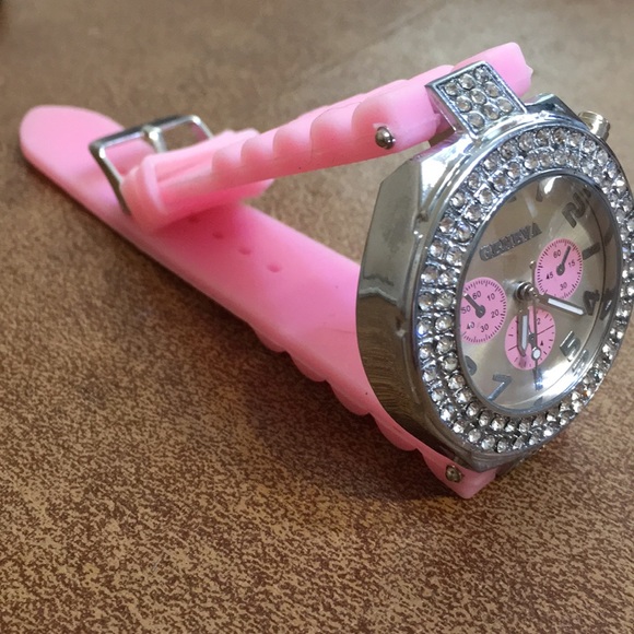 BOGO Pink Rhinestone Quartz Watch - Picture 8 of 8
